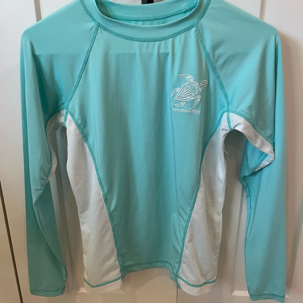 Premium gear size medium sun shirt